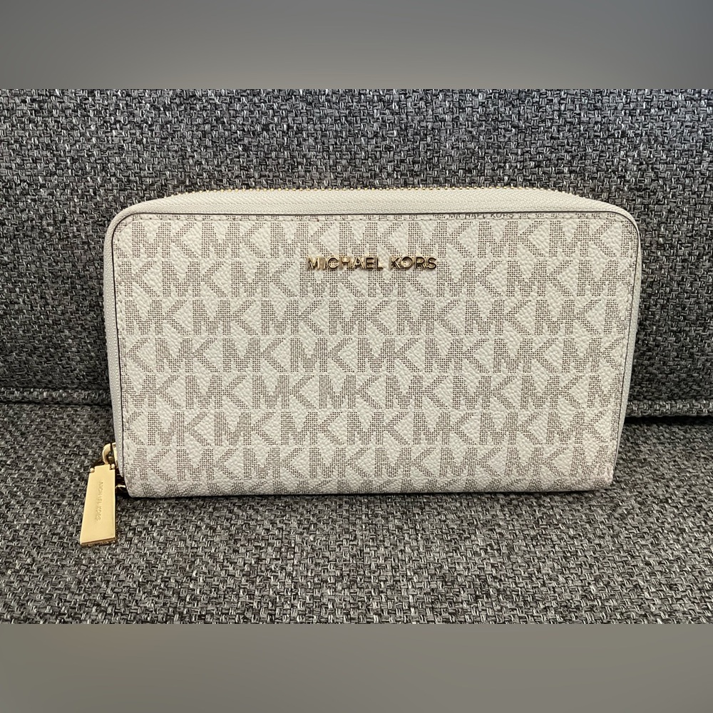 Authentic Michael Kors Long Wallet